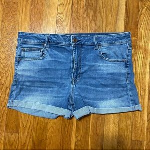 AMERICAN EAGLE SHORTS!